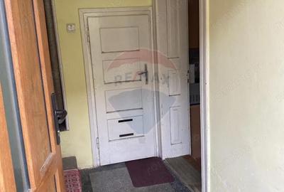 Casă cu 2 camere cu Teren 370 Mp în Mediaș - 8