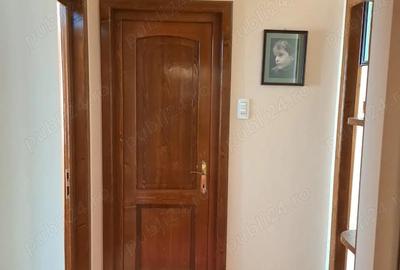 Apartament cu 4 camere semidecomandat în Săsar