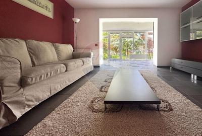 Apartament cu 2 camere decomandat, mobilat în Centrul Bancar
