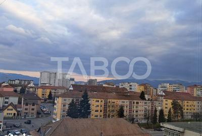 Apartament cu 2 camere semidecomandat, mobilat în Mihai Viteazul