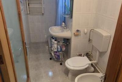 Apartament cu 3 camere decomandat în Micro 6 - 8