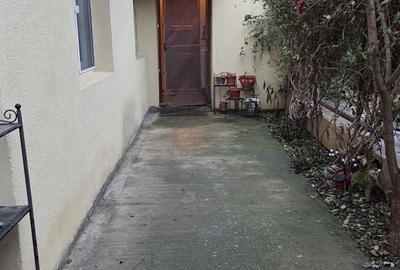 Casă cu 3 camere decomandat cu Teren 100 Mp în Brătianu