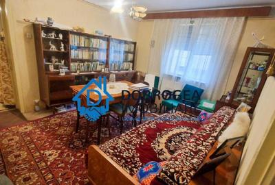 Apartament cu 3 camere semidecomandat în Piața Veche - 3