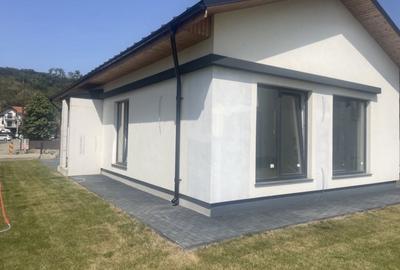 Casă cu 3 camere în Sub Coastă - 6