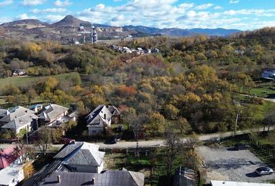 Teren si casa de vanzare la baza muntelui Iezer in Valea Mare Pravat - 10