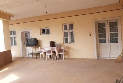 Casă cu 6 camere în Alioș - 3