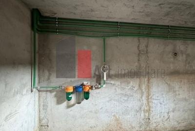 Casa la rosu in Peris - 14