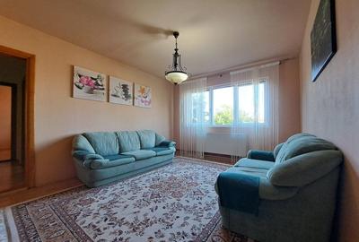 Apartament cu 3 camere semidecomandat, mobilat în Circumvalațiunii