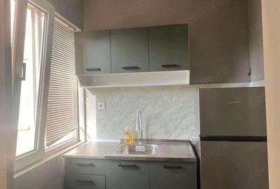 Garsonieră decomandată în Girocului