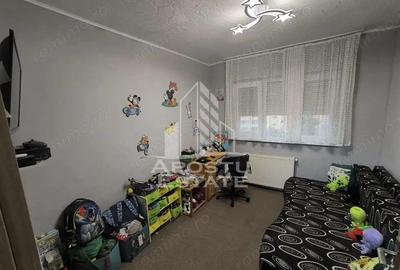 Apartament cu 3 camere, centrala proprie, zona Sagului - 3