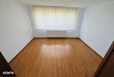 Casă cu 4 camere cu Canalizare în Mărgeanului - 1