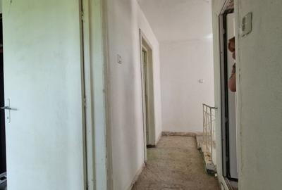 Casă individuală cu 4 camere cu Canalizare în Central - 23