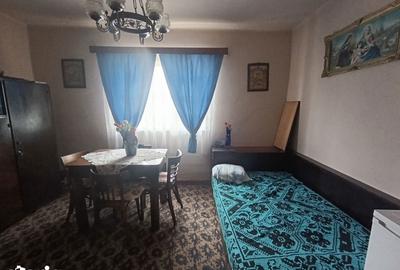 Casă cu 2 camere cu Teren 1400 Mp în Central - 3
