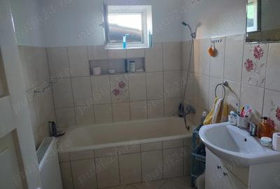 Casă cu 4 camere în Central - 2