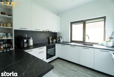 Casă cu 5 camere cu Teren 378 Mp în Central - 17