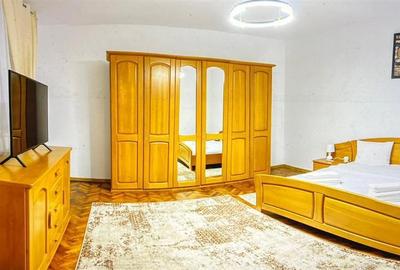 Apartament cu 4 camere semidecomandat, mobilat în Central