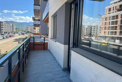Apartament cu 2 camere decomandat, mobilat în Tractorul - 11