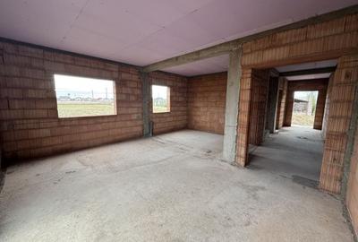 1/2 Duplex Dudestii Noi (12 km de timisoara), P+E,4 camere,2 bai,teren generos - 4