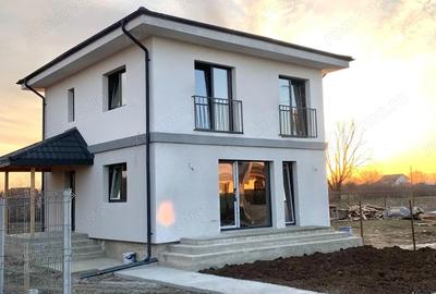 Casă cu 3 camere cu Teren 220 Mp în Central - 7