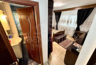 Apartament cu 4 camere decomandat în Craiovița Nouă