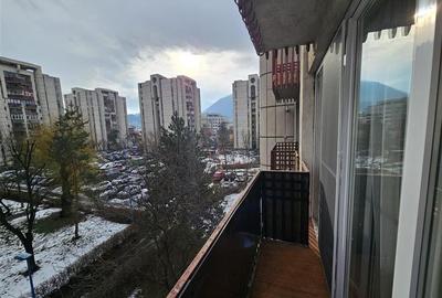 Apartament de inchiriat, 3 camere, structura mare, in bloc cu stalp, str. Grivit - 12