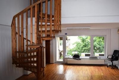 Apartament cu 4 camere semidecomandat în Floreasca