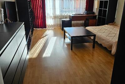 PROPRIETAR vand Apartament 2 camere 67 mp, etaj intermediar, Calea Romanului - 8