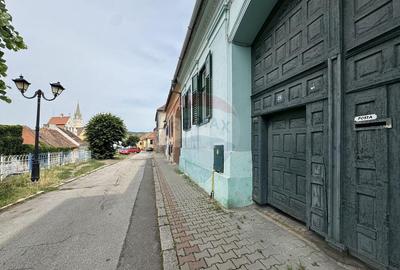 Ap. 2 camere + pivni?a boltita, str. Nicolae Iorga