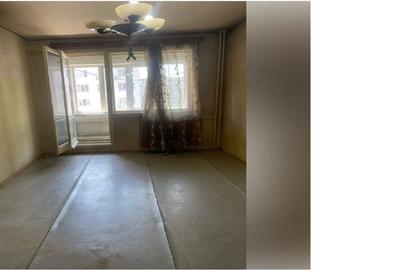 Apartament cu 2 camere semidecomandat în Titan