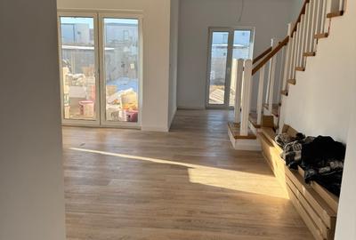 Duplex cu 4 camere cu Canalizare în Moșnița Nouă - 3