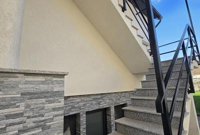Apartament cu 4 camere decomandat, mobilat în Central - 2