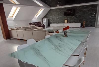 Casă individuală cu 20 camere cu Canalizare în Episcopia Bihorului - 1