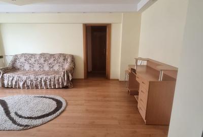 Apartament cu 3 camere semidecomandat, mobilat în Titan - 8