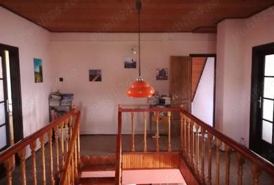 Casă cu Teren 630 Mp în Central - 8