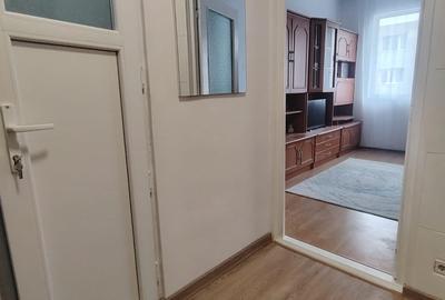 Garsonieră semidecomandată, mobilată în Tractorul - 3