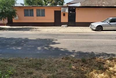 Casă cu 4 camere în Central - 1