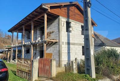 Casă cu 3 camere cu Teren 2000 Mp în Central - 17