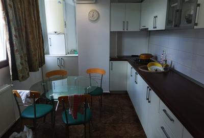 Apartament cu 3 camere, mobilat în Teilor