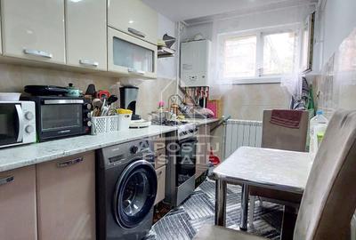 Apartament cu 3 camere semidecomandat, mobilat în Micro 4 - 10