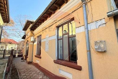 Casa interbelica de vanzare in Galati, zona Centrala - 2