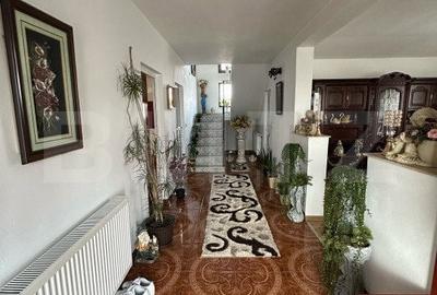 Casă cu 5 camere cu Teren 600 Mp în Central