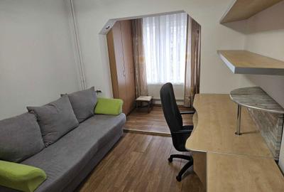 Apartament cu 3 camere decomandat în Decebal - 2