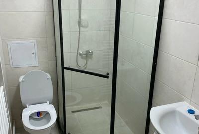 Garsonieră decomandată în Apărătorii Patriei