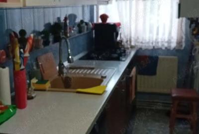 Vand apartament 2 camere vis-a-vis de Carrefour