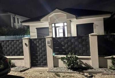 Casă cu 3 camere în Central