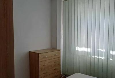 Apartament cu 3 camere semidecomandat, mobilat în Berceni