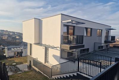 Duplex cu 5 camere cu Canalizare în Dezmir - 2