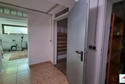 Casă cu 7 camere cu Teren 1717 Mp în Bercu Roșu - 14
