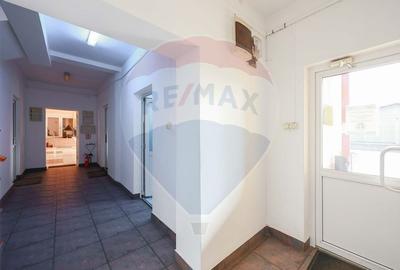 Spațiu industrial, de 1,407.1999511719 mp, în Vest - 12