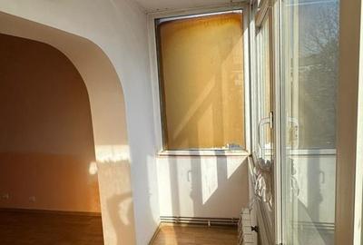 Apartament cu 3 camere semidecomandat în Sud - 1